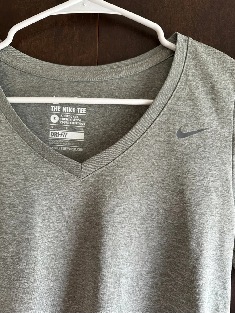 Nike Women’s Heather Gray V-Neck Dri-FIT Tee - Picture 3 of 4